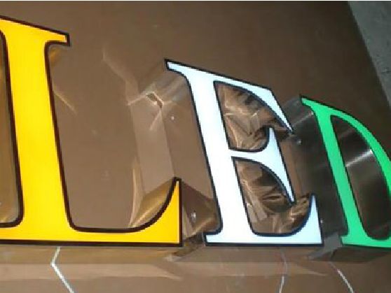 苍南介绍LED招牌的基础知识。